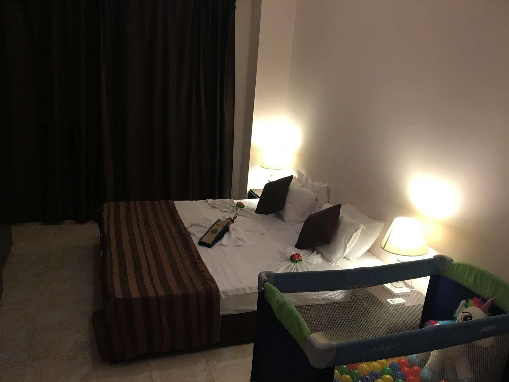 Apartamento Arizona Del Mar Pomorie Exterior foto